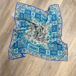 100% Silk Blue and white Patterned Scarf 31X31